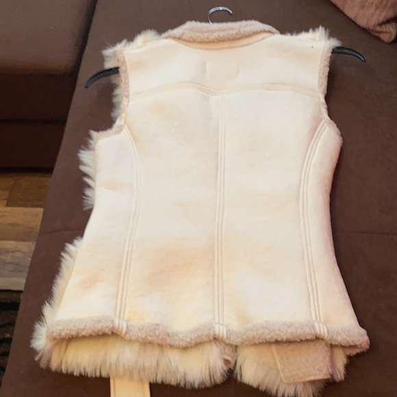 Vest - Picture 4 of 4